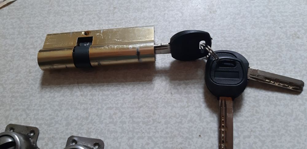 Сердцевина,механизм "гармошка"ламінат з/ч душевої,, змішувач, бачок