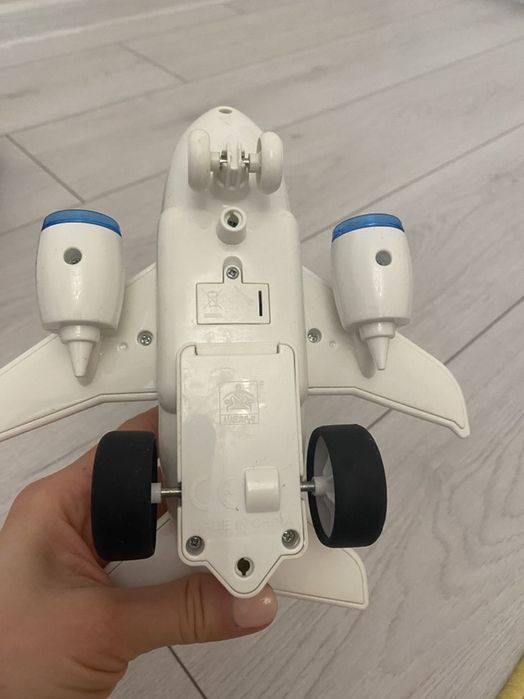 Детский  самолет