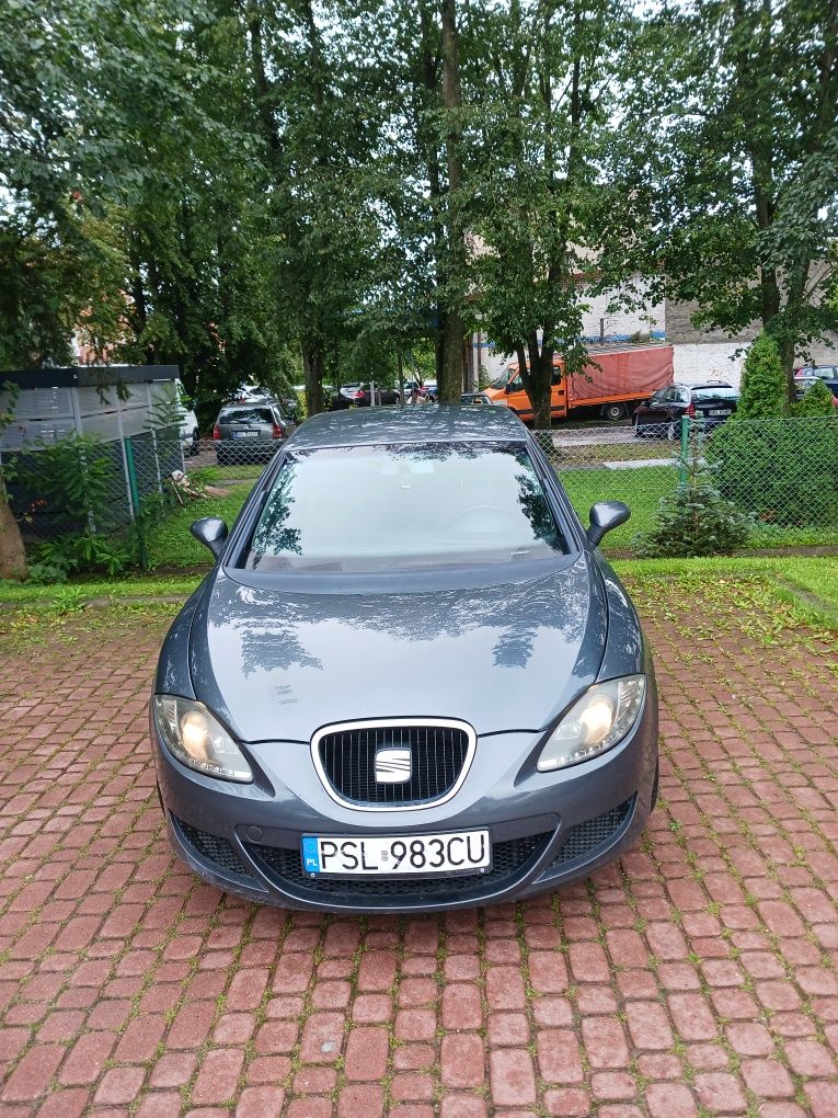 Seat Leon 2. Silniku 1.9 tdi opłaty na rok