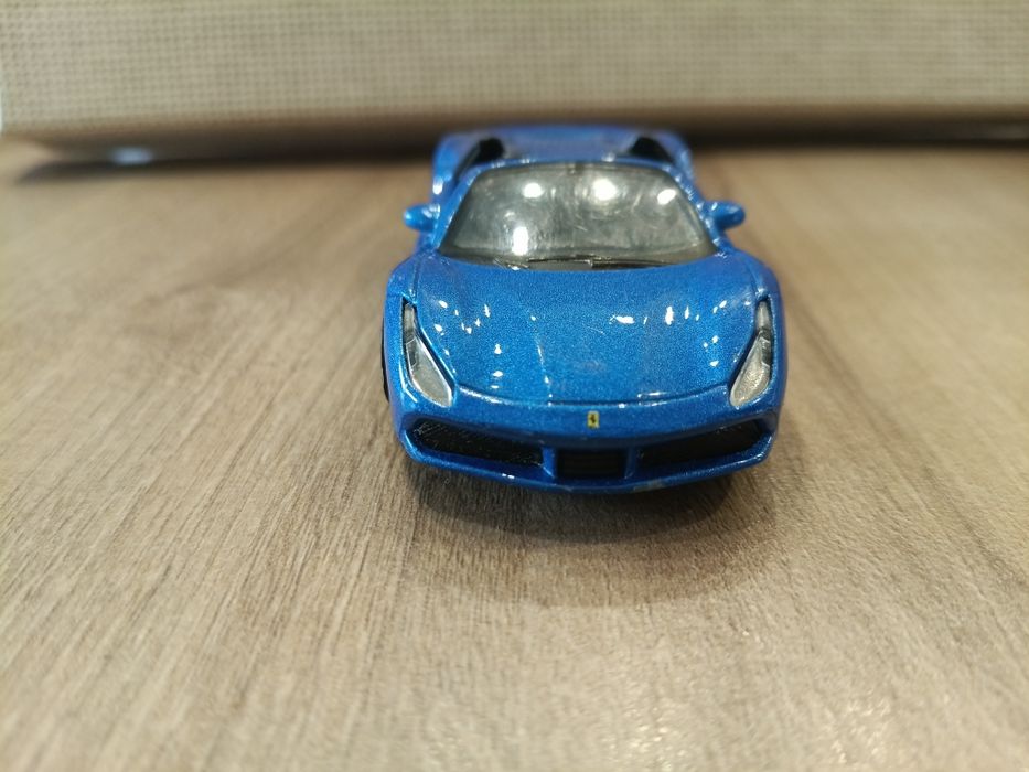 Bburago Ferrari 488 Spider 1/43 samochód niebieski