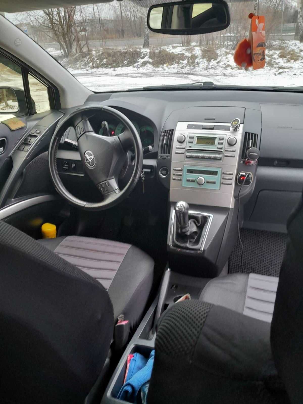 Продається Toyota Corolla Verso 2006