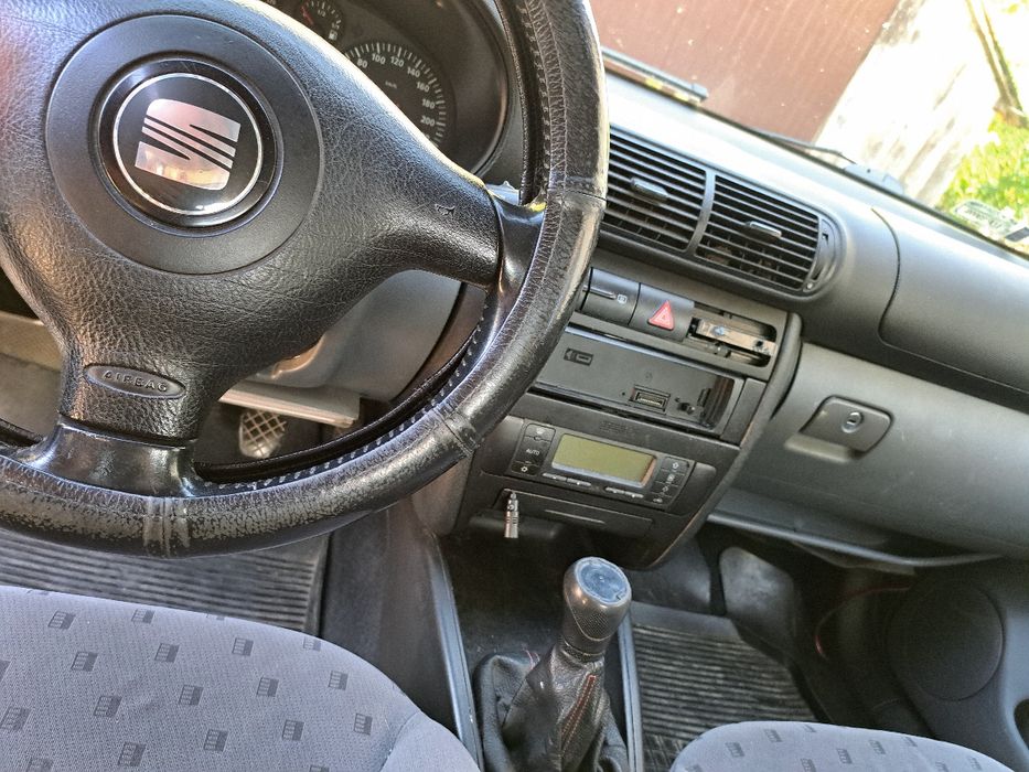 Seat Toledo II sedan