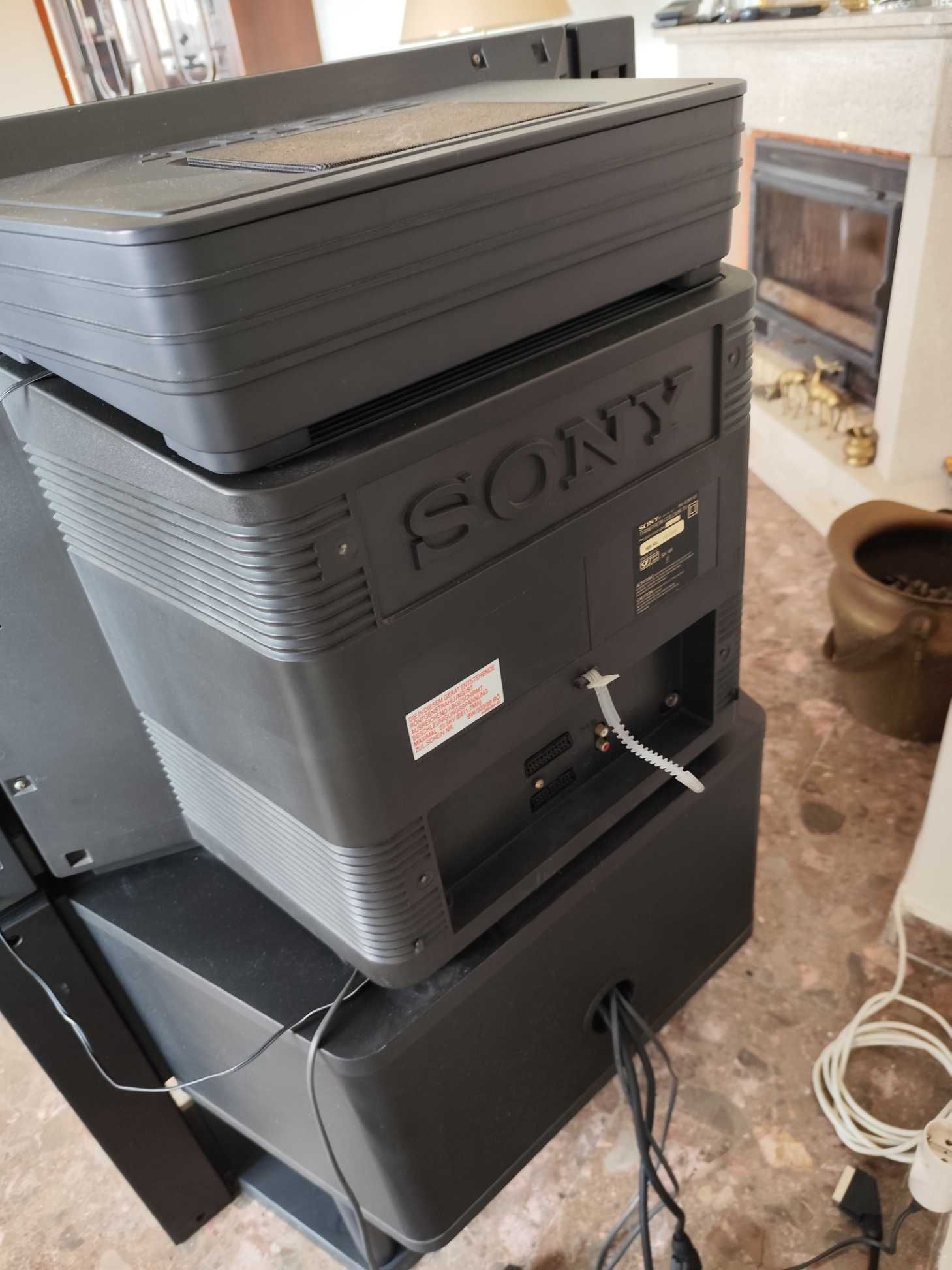 TV Sony Black Trinitron