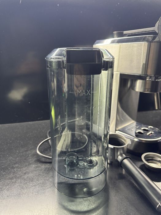 Кавоварка DeLonghi EC685.M