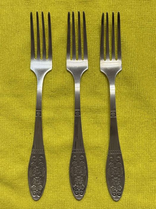 Столові прибори мнц