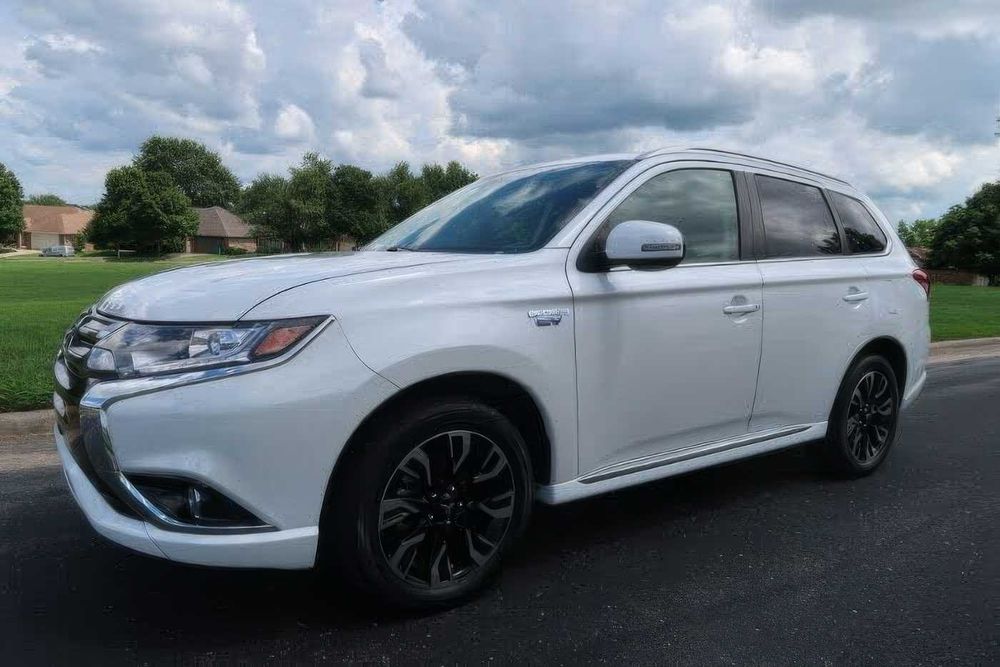 Mitsubishi Outlander Hybrid Plug-in SEL      2018