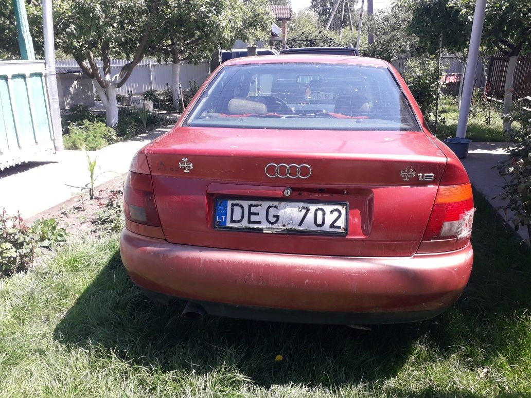 Audi a4 1.6 бензин