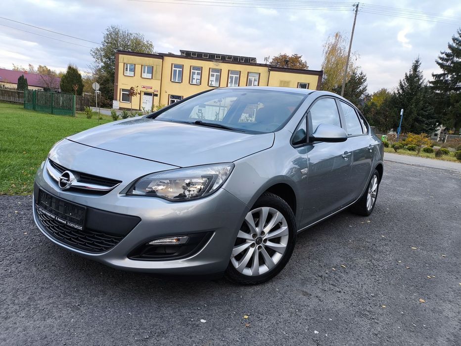 Opel Astra 1.4 turbo Active