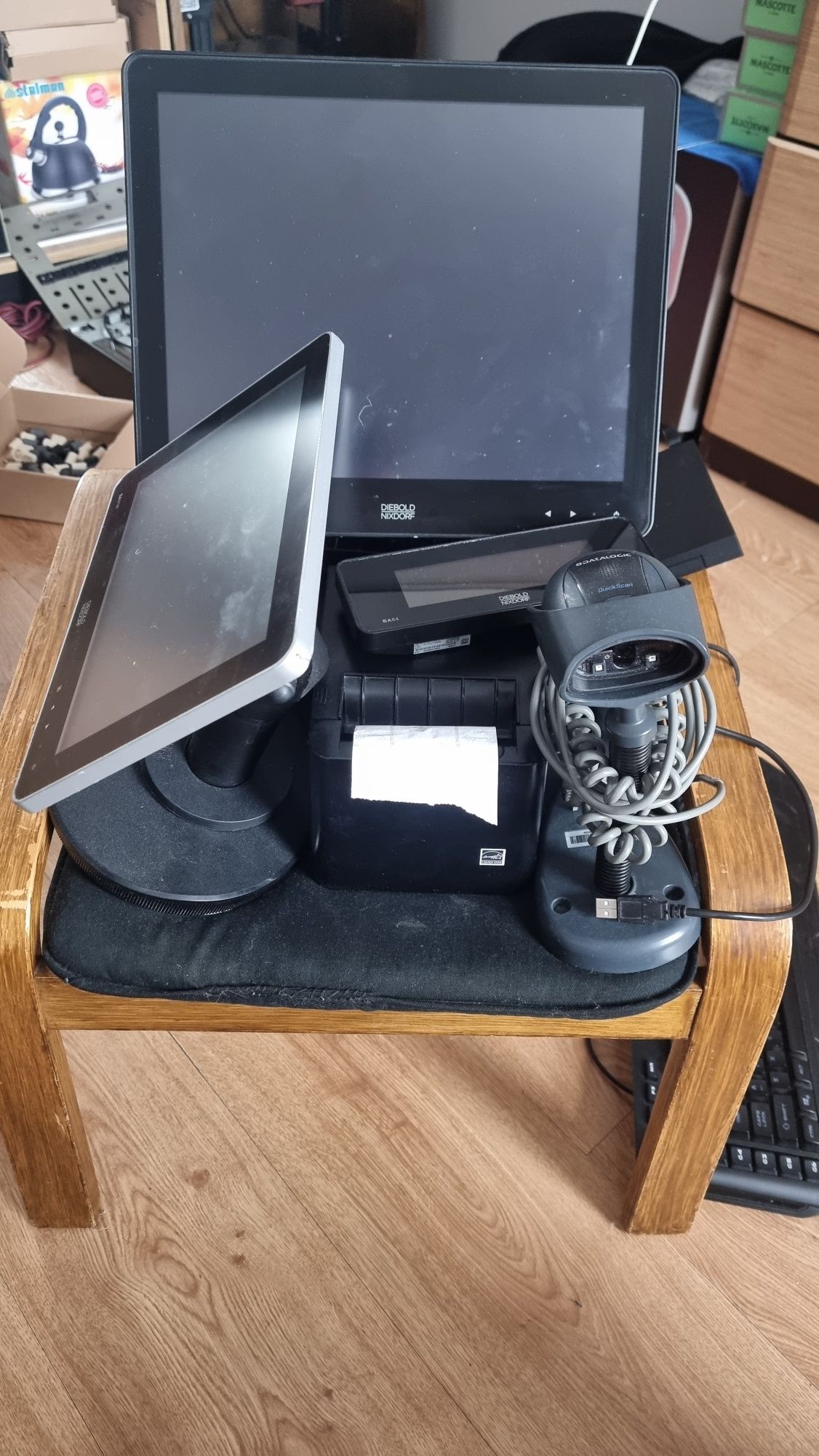 Dibold Nixdorf  Komputer PC 15 Cali Ekran Dotykowy