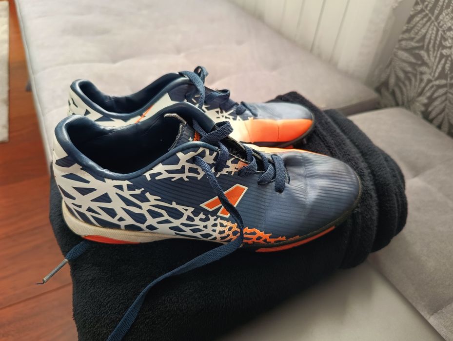 Buty sportowe turfy r.37