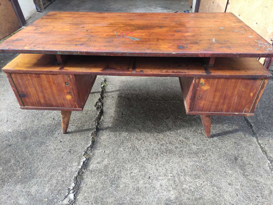 Biurko zabytkowe, sekretarzyk z czasów PRL