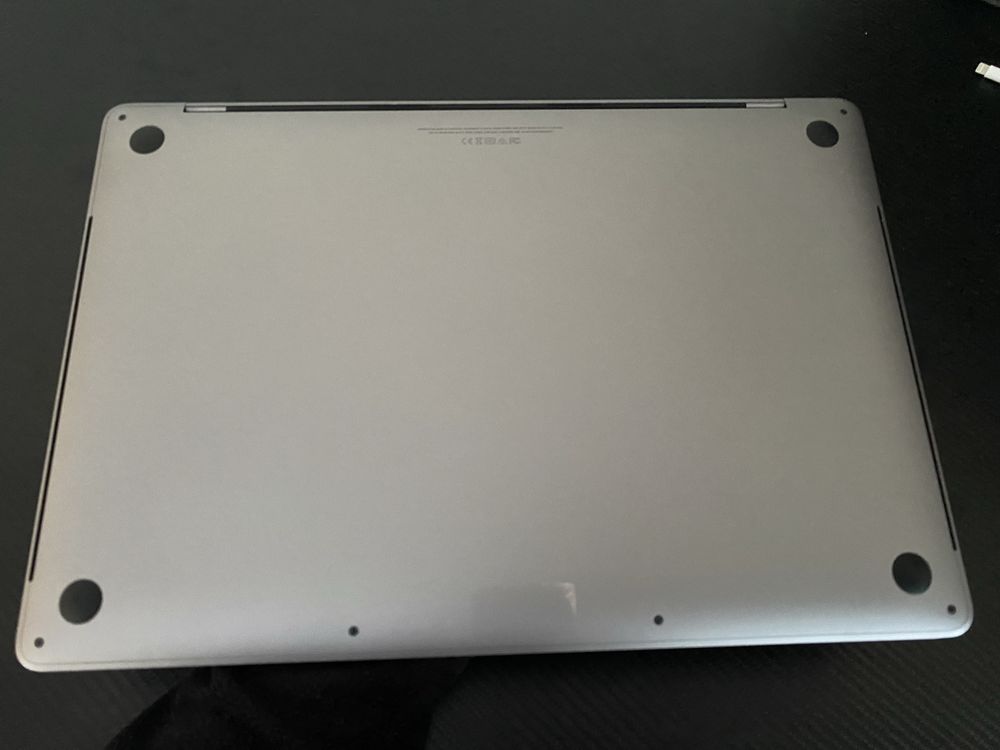 Macbook Pro (2018) A1990 i7 32/256gb