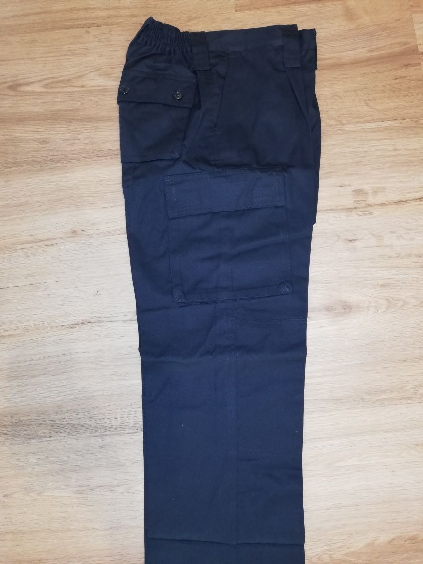 Calça multibolsos reforçadas - novas