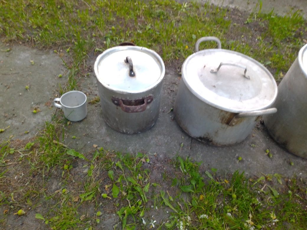 Garnki aluminiowe z pokrywką różne wielkości