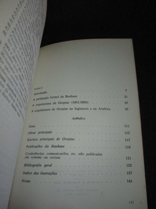 Livro Walter Gropius e a Bauhaus Giulio Carlo Argan