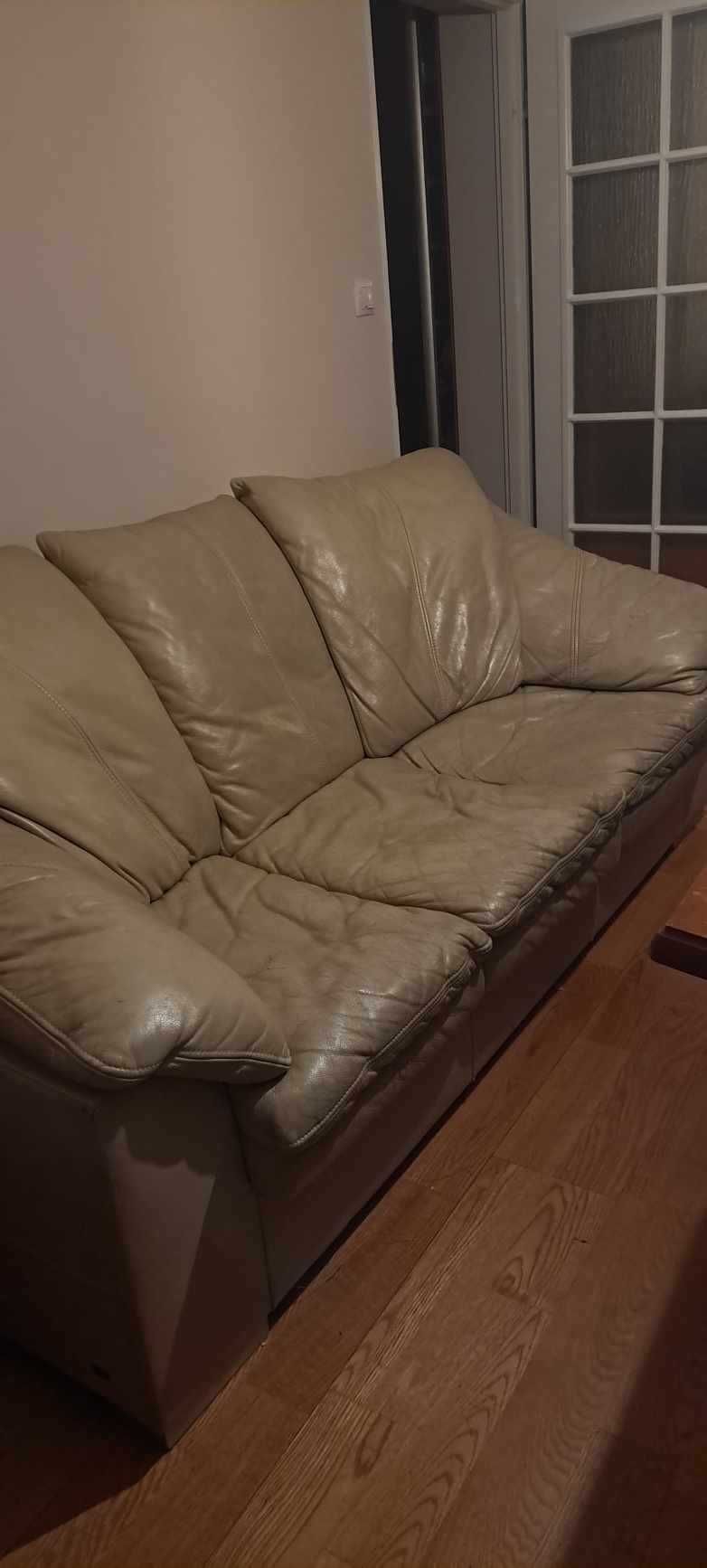 sofa skórzana ,jasna oliwka