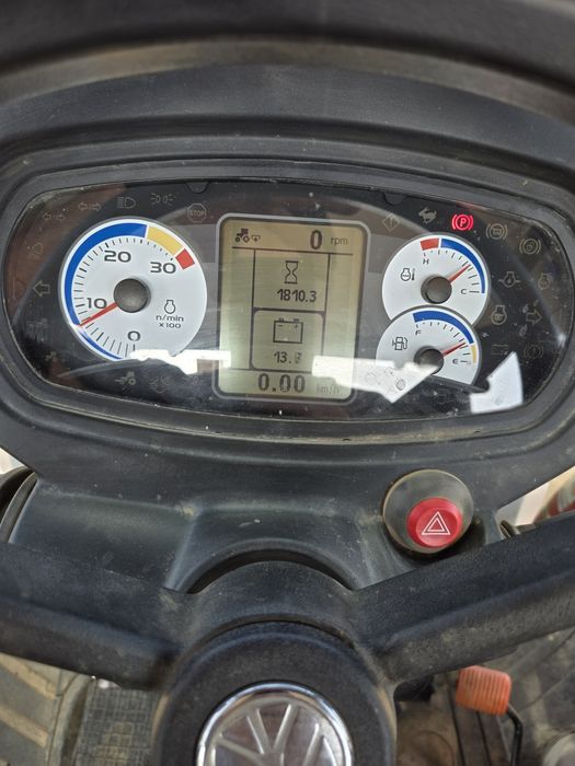 Trator New Holland T4.95 com Carregador Frontal