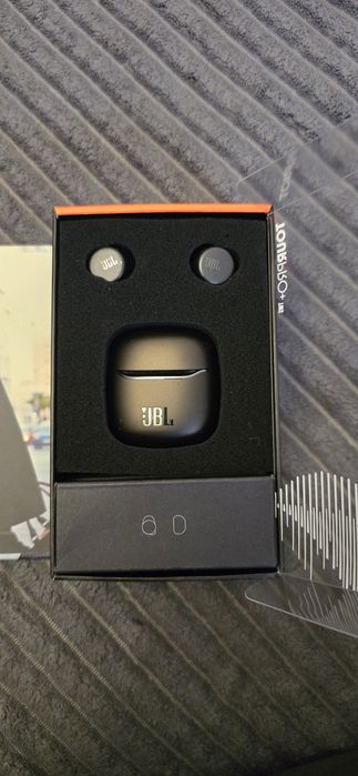 Продам наушники JBL Tour Pro+Tws