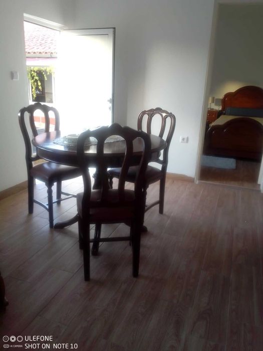 Quarto aluga-se a estudantes