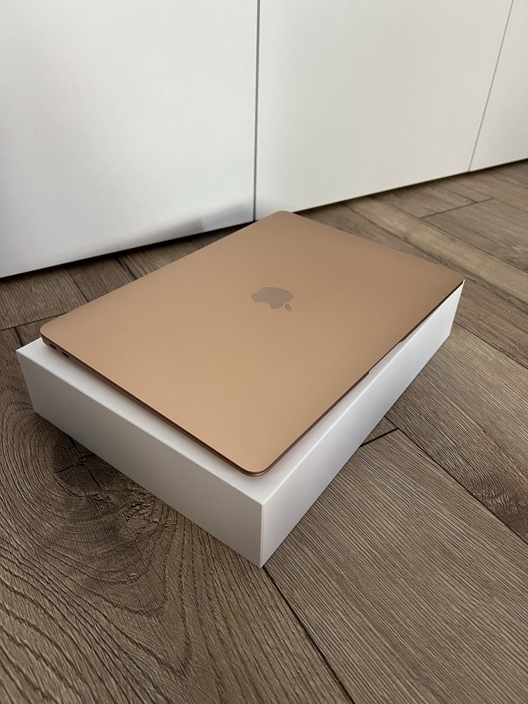 MacBook Air 13.3" 2018 i5 8 GB RAM 256 GB SSD