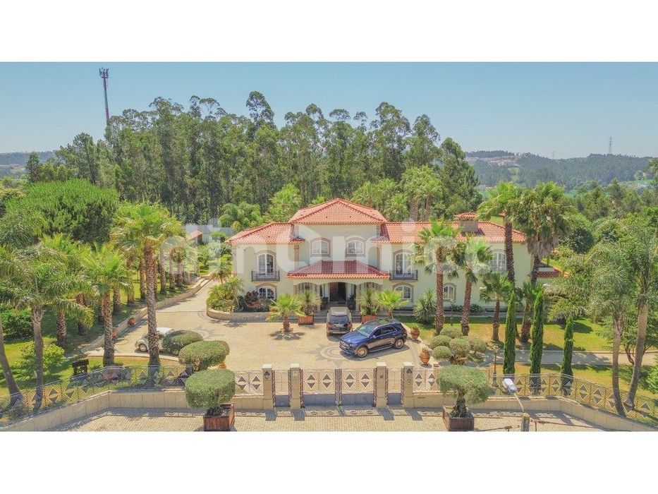 Mansão de luxo T5 -O Refúgio Perfeito para a Familia e os Amigos