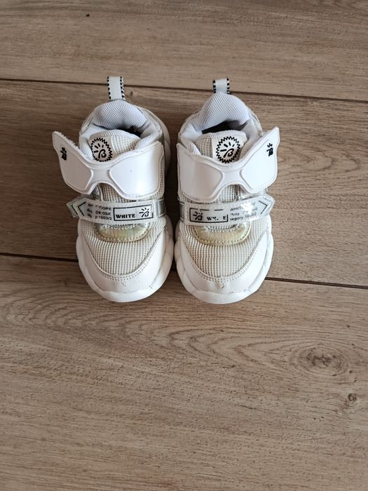 Взуття на дівчинку осінь зима