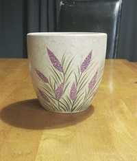 Doniczka ceramiczna z wzorem lawendy