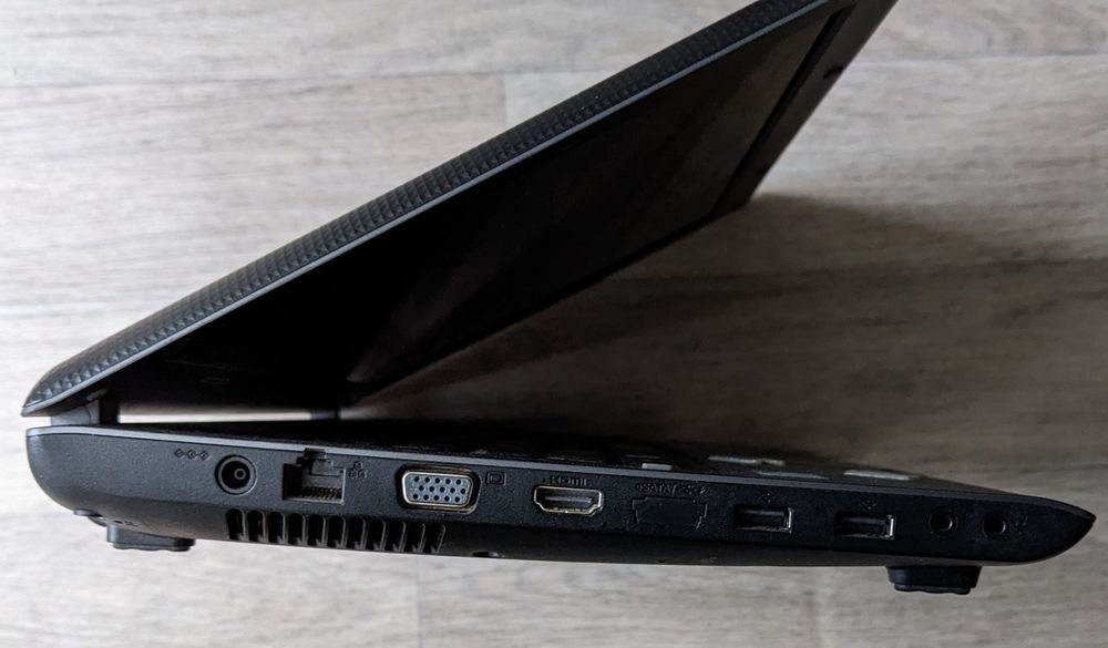 Samsung R428 4 ГБ 250 ГБ DVD-RW HDMI 
Samsung R428
2ГБ
250ГБ
DVD-RW