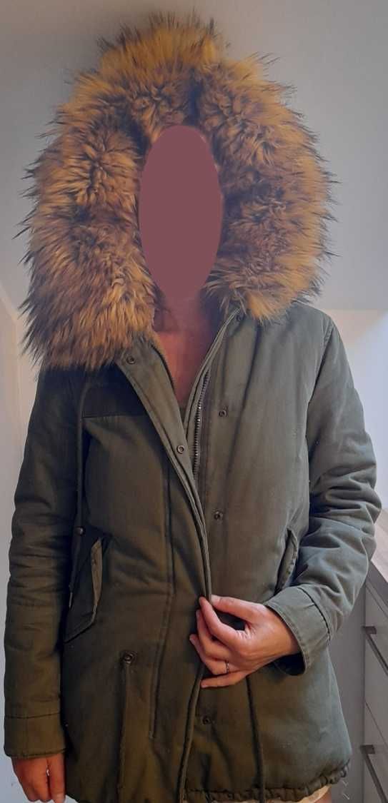 kurtka płaszcz parka oliwkowa z futrzanym kapturem