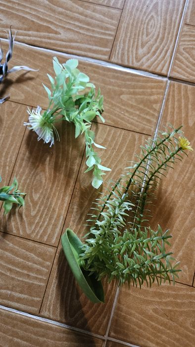 Varias Plantas Artificiais de Plástico para Aquário