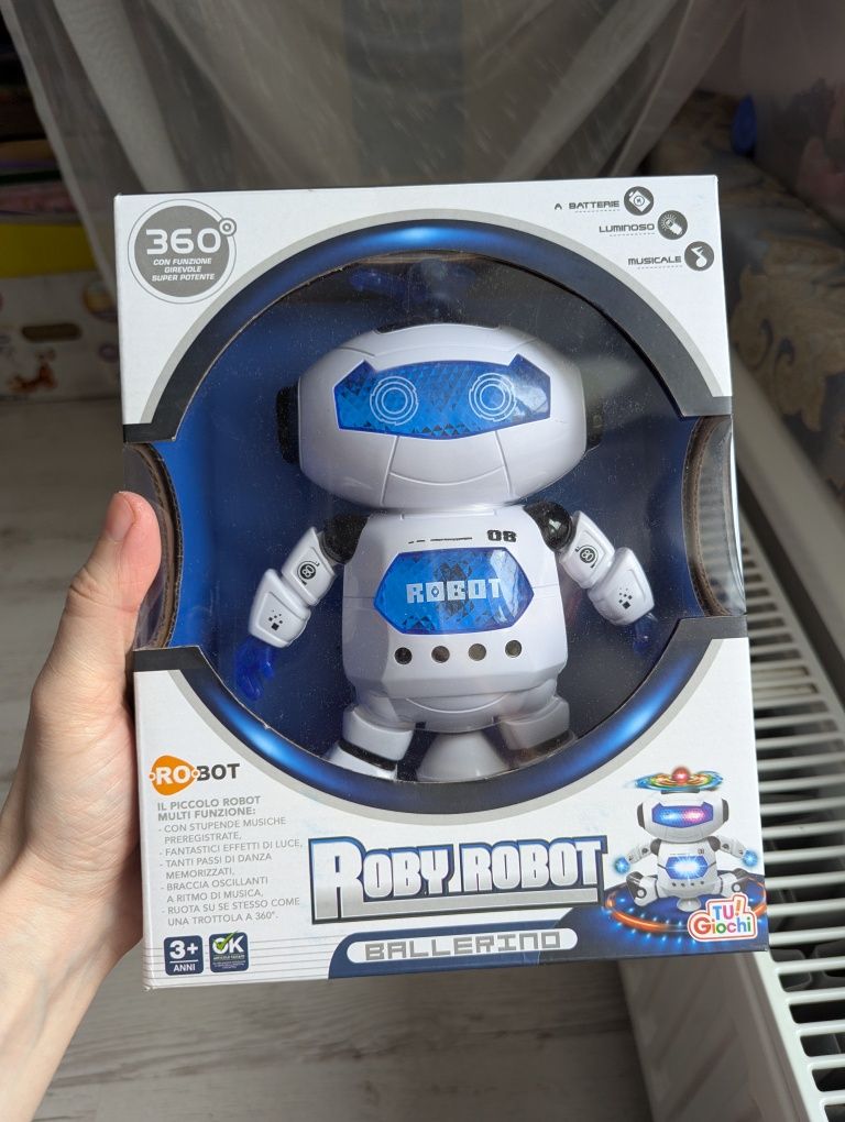 Игрушка робот танцующий на колесиках