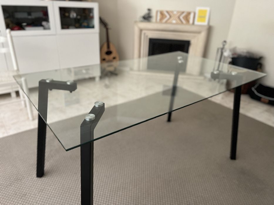 Mesa de sala em vidro