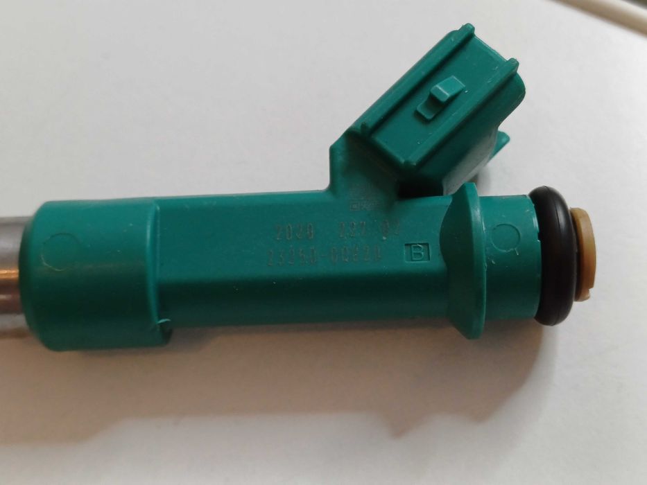 Wtryskiwacz paliwa DENSO TOYOTA NOWY Oryginalny 23250-0Q020 - H.U.R.T