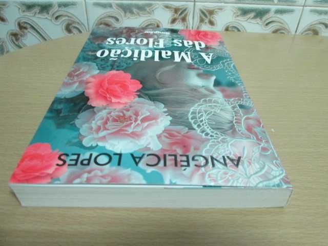 A Maldição das Flores de  Angélica Lopes (Oferta portes)