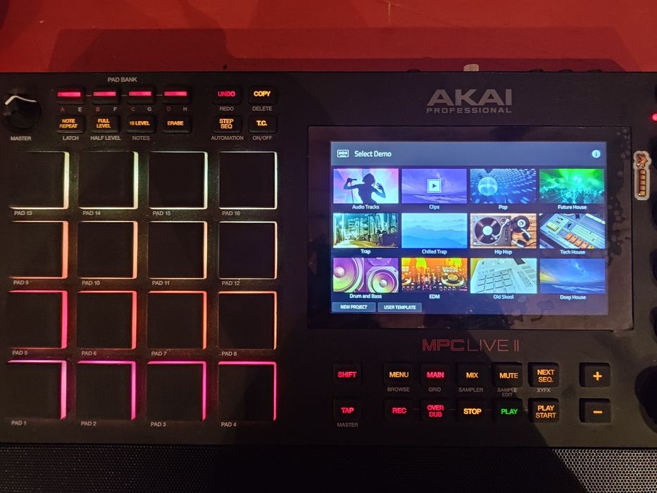 Akai MPC Live 2 - Pouco Uso