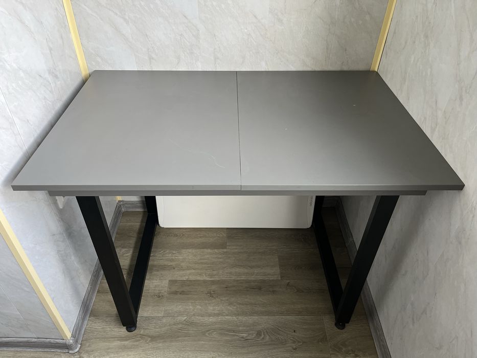 Кухонний розсувний стіл