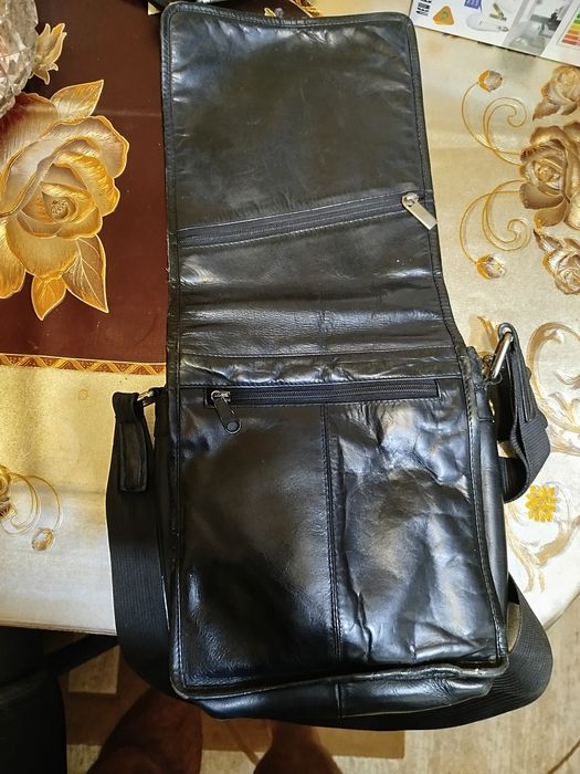 Чоловіча шкіряна сумка.