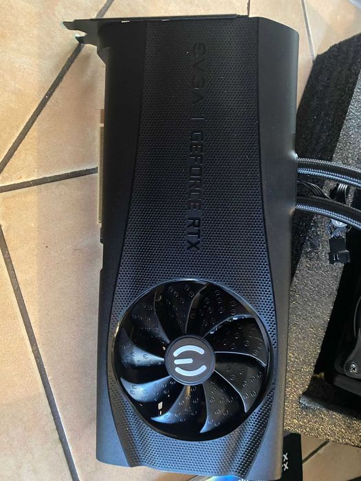 EVGA GeForce RTX 3090 FTW3 ULTRA HYBRID GAMING 24GB GDDR6X