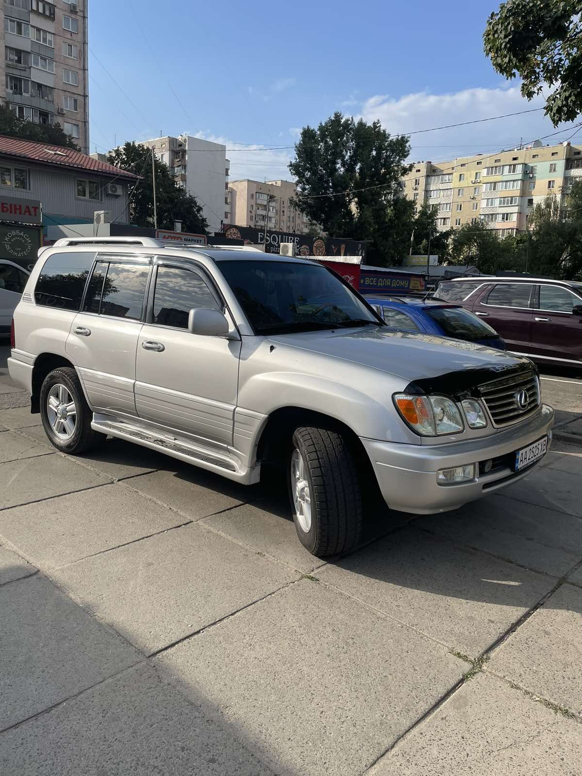 Продам Lexus LX470