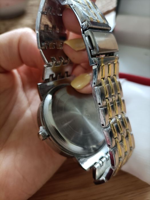 Nowy męski elegancki zegarek Geneva z pudełkiem
