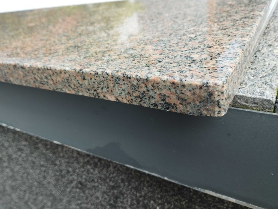 parapet granitowy z demontażu