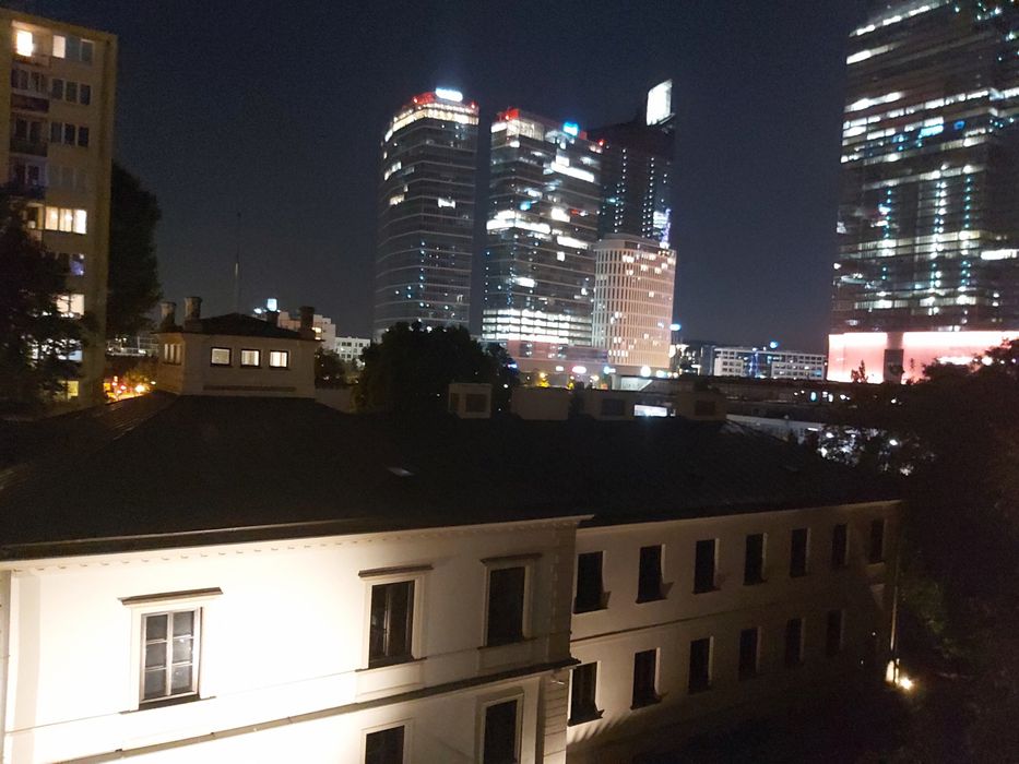 Dwupokojowy apartament w centrum Warszawy przy ul. Srebrnej