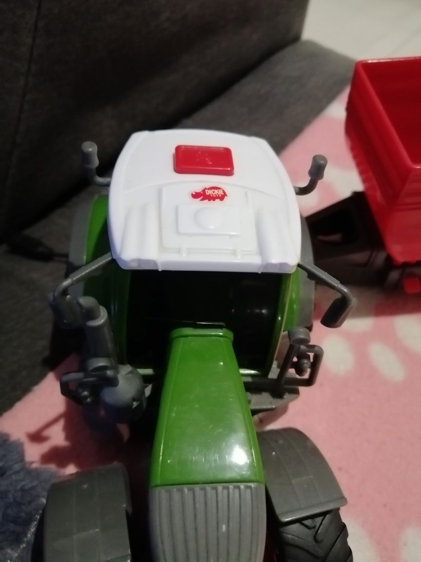 Traktor na baterie