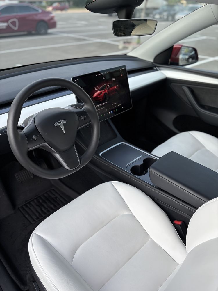 Tesla Model Y LRDM 2023