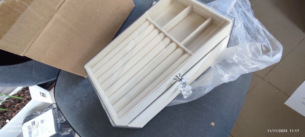 Caixa acrílica com 3 gavetas de veludo nova a estrear