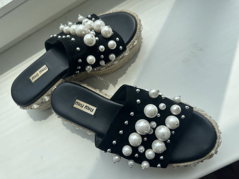 Босоножки miu miu на танкетке