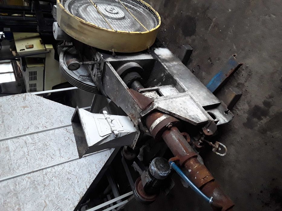 Прес для паливних брикетів