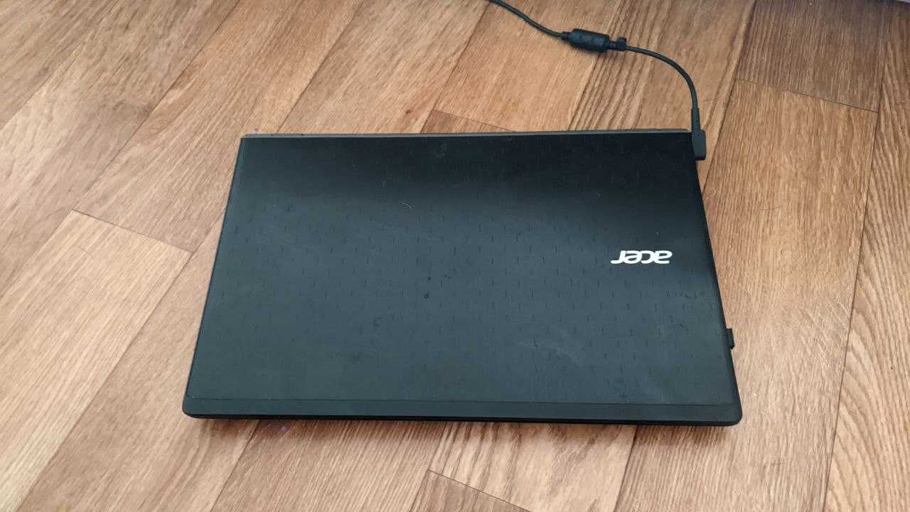 Продається ноутбук Acer Aspire E5-552G. Торг доречний.