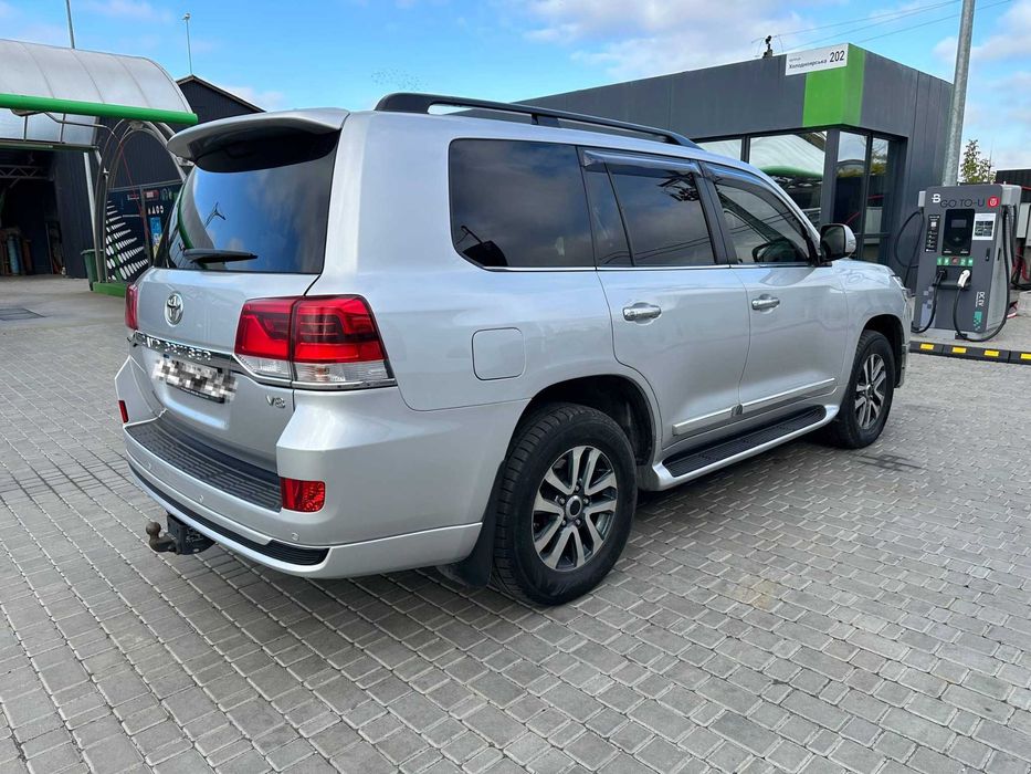 Toyota LC200 / Обмін на електромобіль.