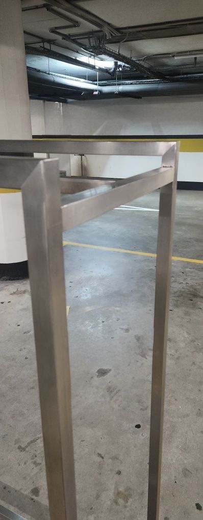 Móvel para pendurados em inox